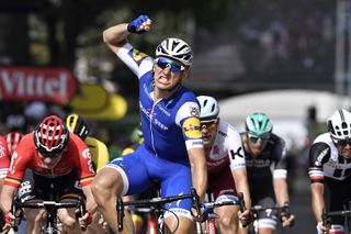 Marcel Kittel wins stage 6 at the Tour de France