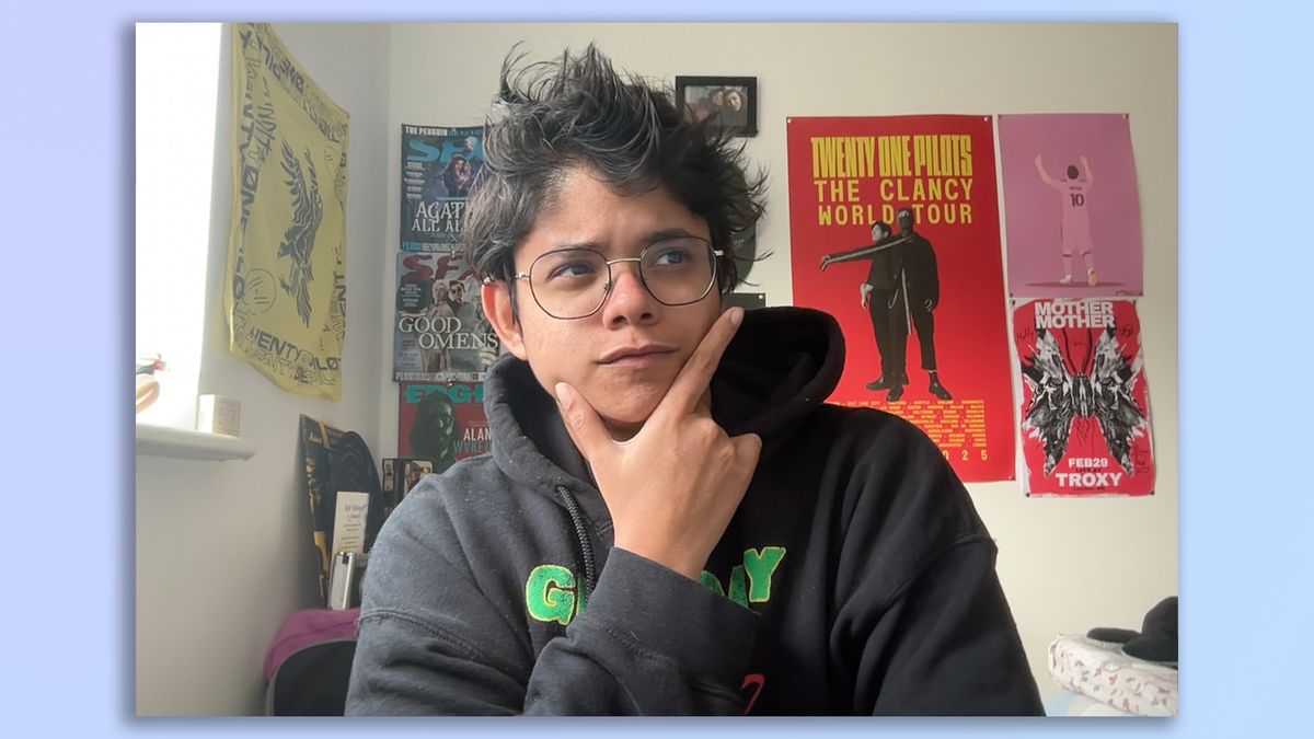 A photo taken for the purpose of testing a Razer Kiyo V2 Pro webcam