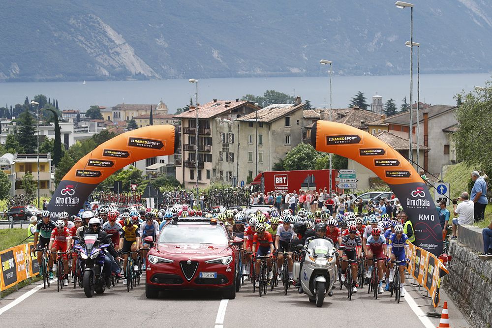 The start of stage 17 at the Giro d'Italia