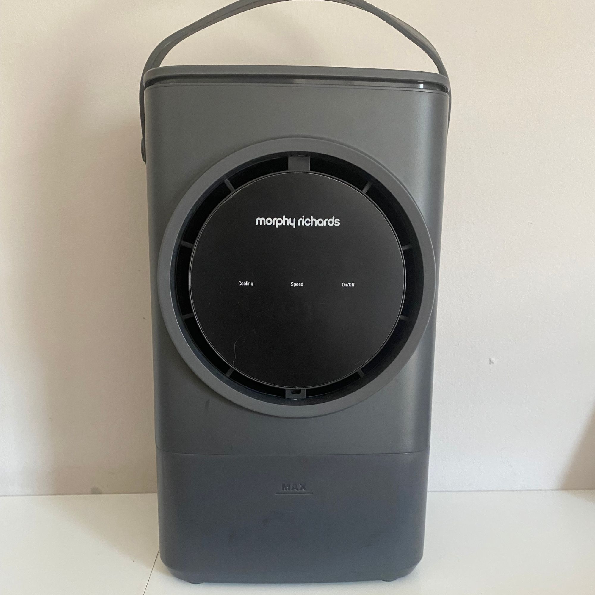 Front view of the Morphy Richards Flexifreeze 1L Air Cooler