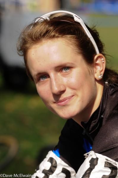 Ellen Noble (Trek Cyclocross Collective) warming up on a trainer