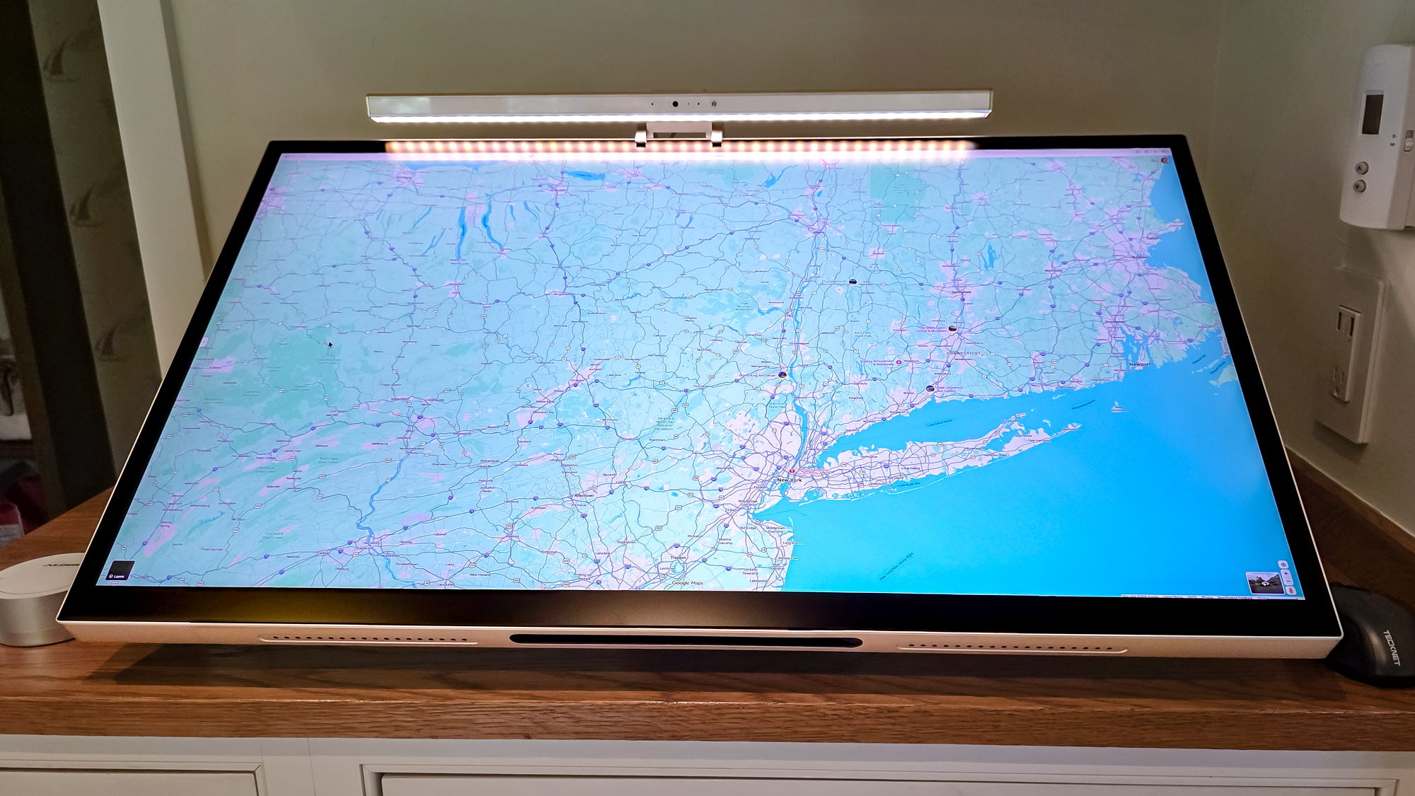 A DIY all-in-one computer based around the ALogic Aspekt Touch 32-inch monitor