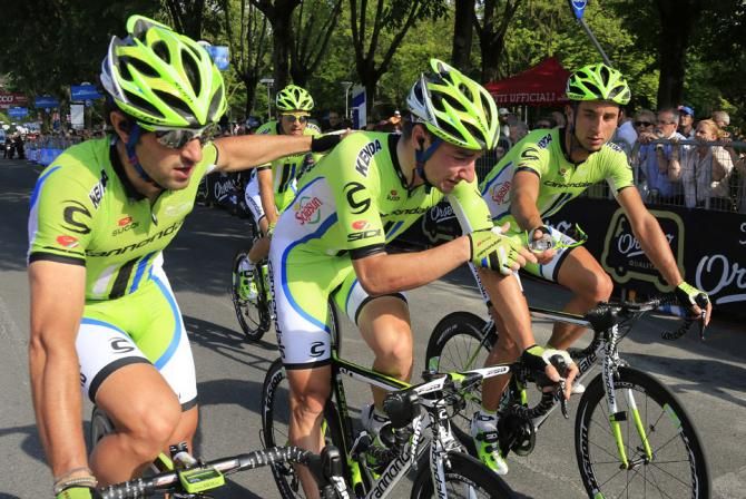 Elia Viviani (Cannondale) helped to the line by his teammates