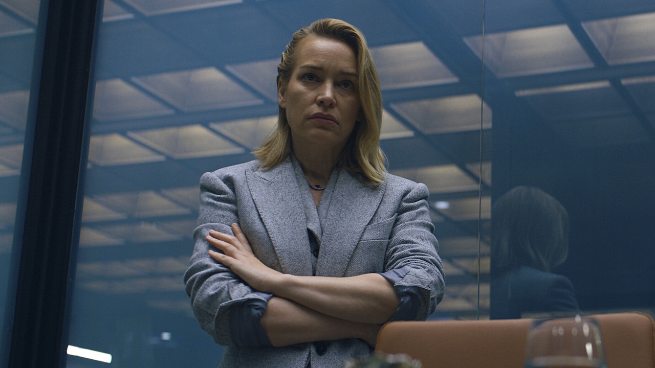 Piper Perabo annoyed with arms crossed in Butterfly