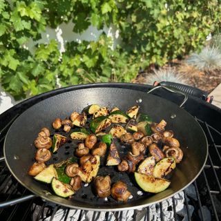 Testing the Hexclad BBQ pan at home