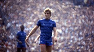 LONDON, ENGLAND - AUGUST 25: Kerry Dixon of Chelsea during the Canon League Division One match between Arsenal and Chelsea held on August 25, 1984 at Highbury, in London, England. The match ended in a 1-1 draw. (Photo by Hugh Hastings/Chelsea FC via Getty Images)