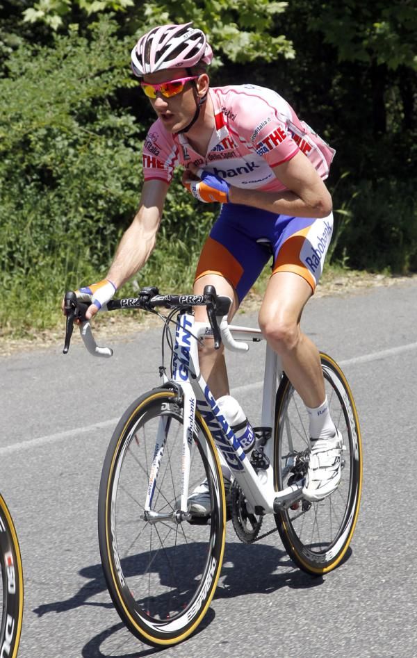 Pieter Weening (Rabobank) enjoyed his first day in pink