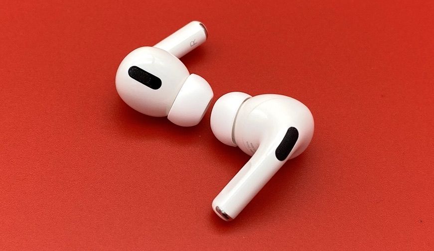 Apple Airpods Pro Vs Bose Quietcomfort Earbuds Which Wireless Earbuds Win Tom S Guide