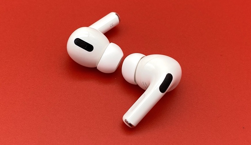 AirPods Max vs AirPods Pro