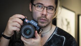 James Artaius using a Leica SL3 camera with Summicron-SL 50mm lens