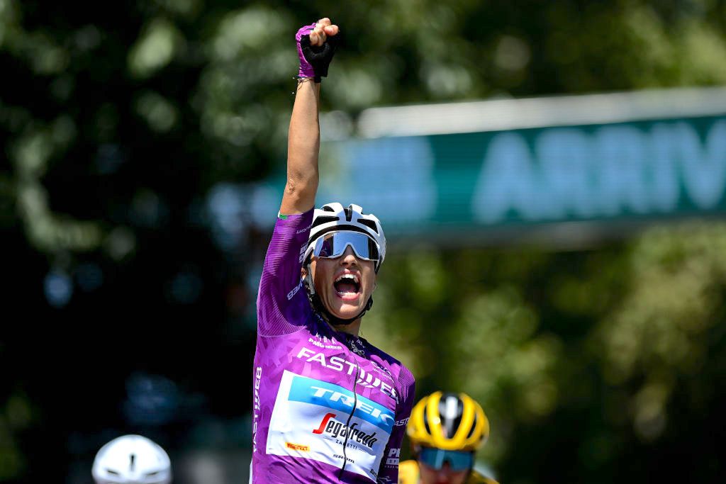REGGIO EMILIA, ITALY - JULY 05: Elisa Balsamo of Italy and Team Trek - Segafredo purple points jersey celebrates winning during the 33rd Giro d'Italia Donne 2022, Stage 5 a 126,1km stage from Carpi to Reggio Emilia / #GiroDonne / #UCIWWT / on July 05, 2022 in Reggio Emilia, Italy. (Photo by Dario Belingheri/Getty Images,)