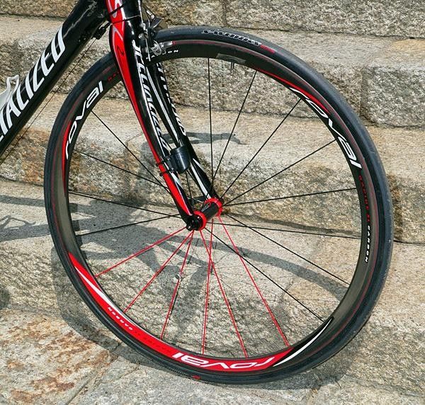 The Roval line continues for 2008 with a slew of new models, including the Rapide SL Carbon.