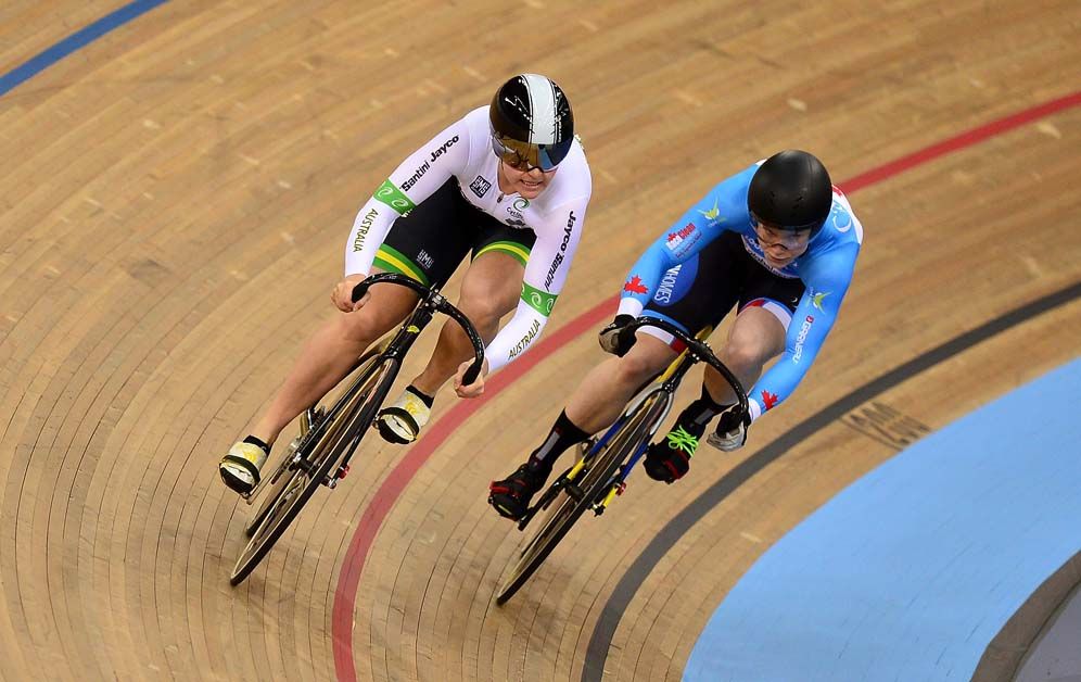 Stephanie Morton and Kate O'Brien go head to head in the individual sprint