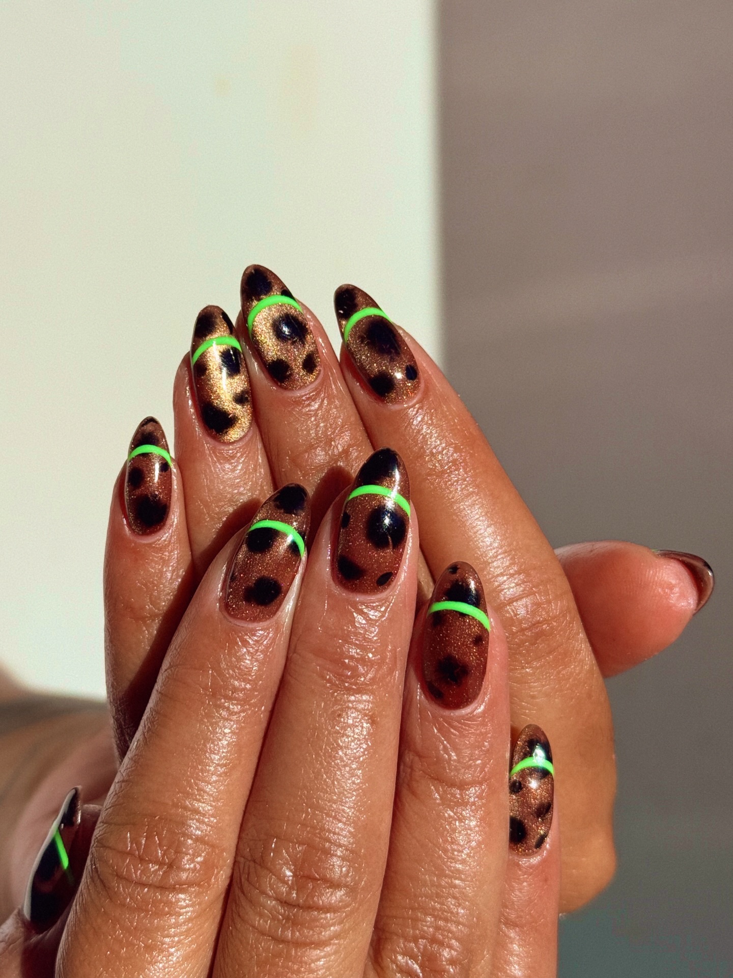 @nailartbyqueenie animal print chrome nails