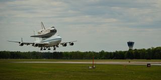 Space Shuttle Discovery Landing