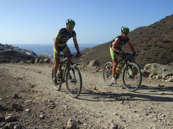 Power uphill training with Gunn-Rita and Kenneth Flesjaa