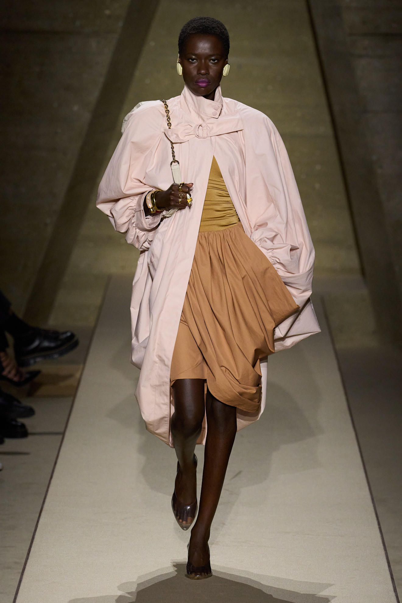 chloe spring/summer 2026 runway funnel neck trend