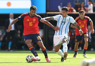 EAST RUTHERFORD, NEW JERSEY - JULY 19: Spain's Rodri and Argentina's Enzo Fernandez during the FIFA World Cup 2026 Final match between Spain and Argentina at New York New Jersey Stadium on July 19, 2026 in East Rutherford, United States. (Photo by Rob Newell - CameraSport via Getty Images)