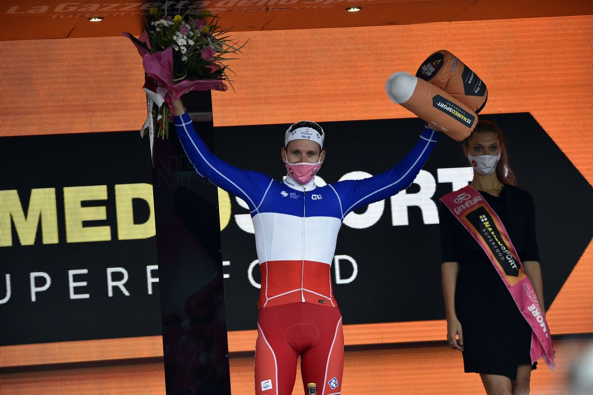 Arnaud Demare wins stage 4 at the Giro