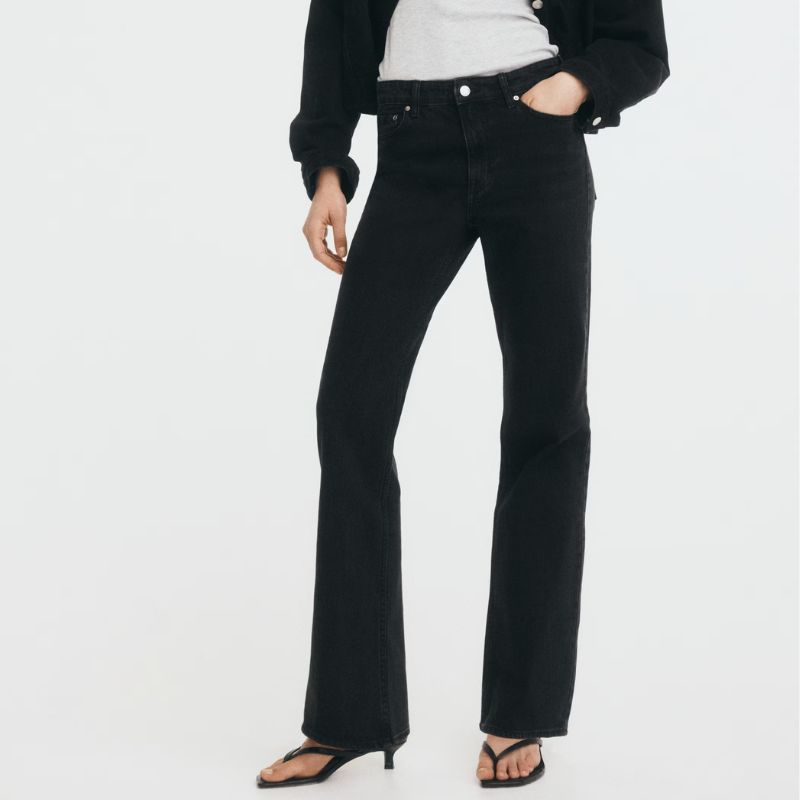 Bootcut High Jeans on model 