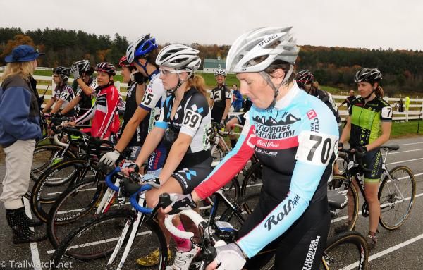 Joanne Grogan (Cyclocrossracing.com) and the rest of the front row.