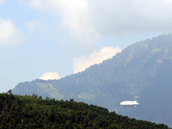 After a few minor tweaks the Cthe Cyclingnews blimp recently passed the Swiss B.L.I.M.P. test for air-worthiness - even more stringent than the SNELL test for bike helmets! - and is back in business. On Wednesday, it was spotted over Lake Lucerne, as the peloton made its way to the finish of Stage 5 in Altdorf.