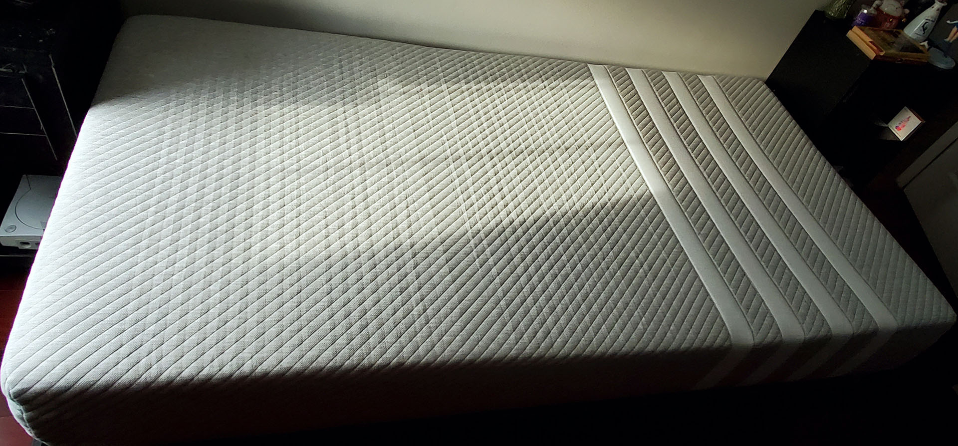 Close up of Leesa Original Mattress