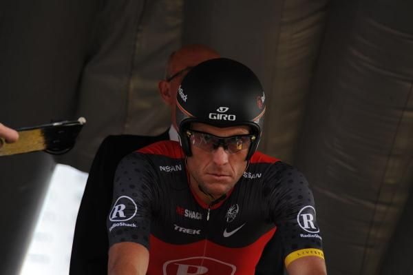 Lance Armstrong (RadioShack) gives the look