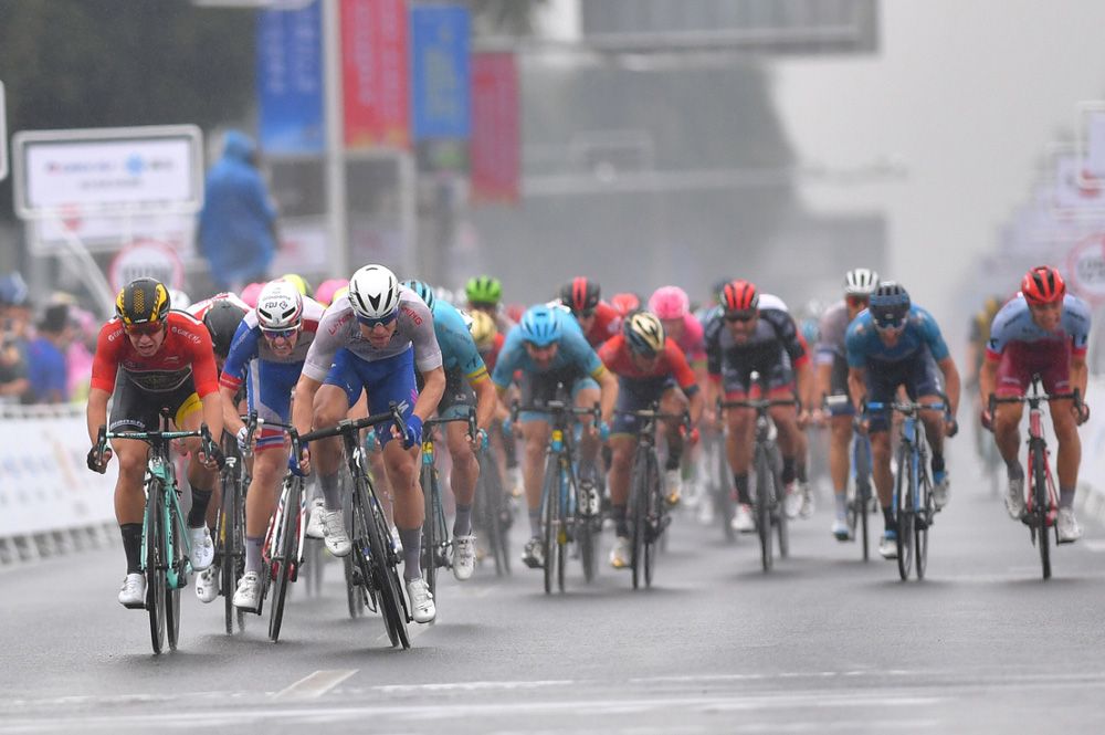Fabio Jakobsen (Quick Step Floors) got the better of Dylan Groenwegen and Arnaud Demare