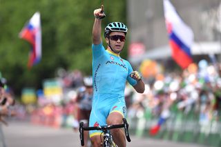 Stage 8 - Tour de Suisse: Lutsenko beats Bakelants from two-up sprint in Bern