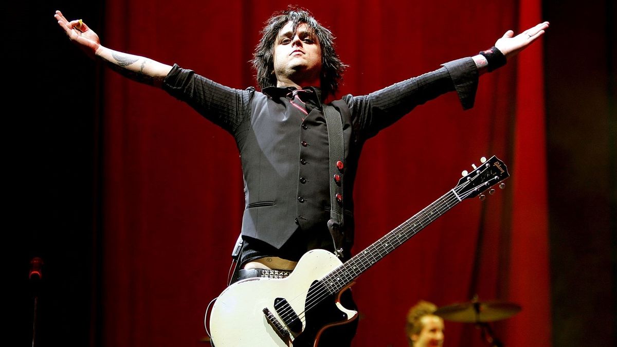Epiphone’s Billie Joe Armstrong Les Paul Junior is a Guitar for Every Stage GuitarPlayer