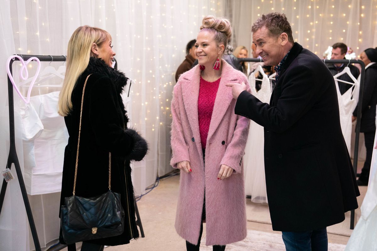 Sharon Watts gets involved with Alfie Moon&#039;s sale