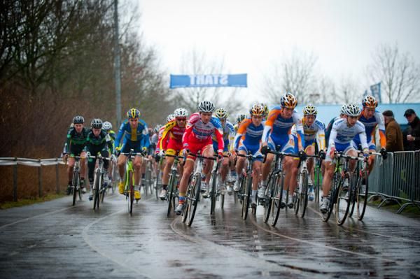 The start of the men's race in Rucphen