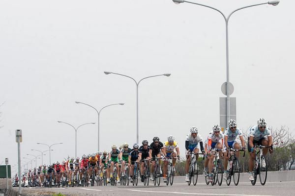 The Tabriz Petrochemical Team sets tempo in the peloton.