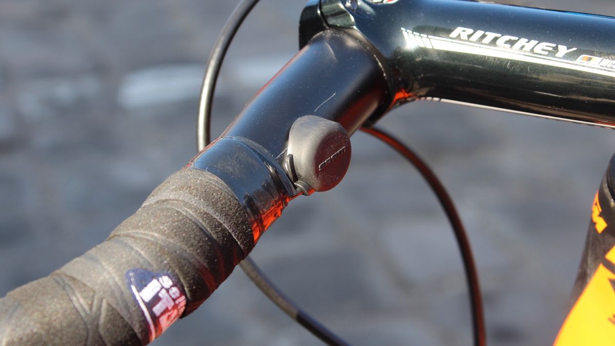 SRAM's eTap Blip remote shifters