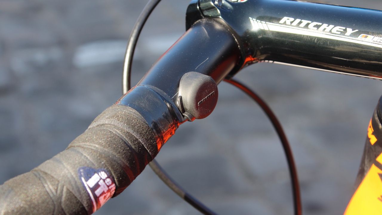 SRAM's eTap Blip remote shifters