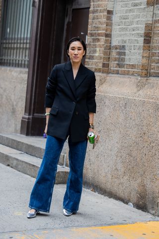 NEW YORK, NEW YORK - FEBRUARY 10: Eva Chen wears black blazer, denim jeans outside Proenza Schouler on February 10, 2024 in New York City. (Photo by Christian Vierig/Getty Images)