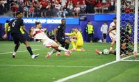 INGLEWOOD, CALIFORNIA - JUNE 25: Kaan Ayhan #22 of Turkiye scores his team's third goal during the FIFA World Cup 2026 Group D match between T&uuml;rkiye and USA at Los Angeles Stadium on June 25, 2026 in Inglewood, California. (Photo by Alex Grimm/Getty Images)
