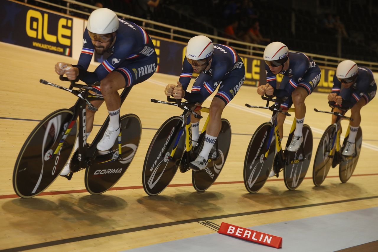 The French set the benchmark in qualifying for the men's team pursuit