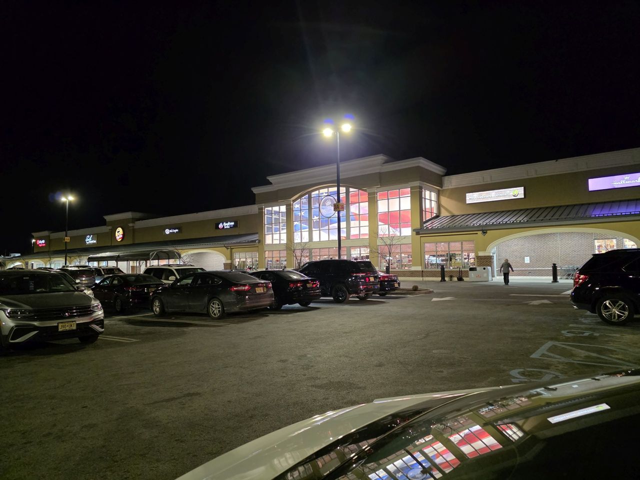 Samsung Galaxy S25 Ultra low light sample.