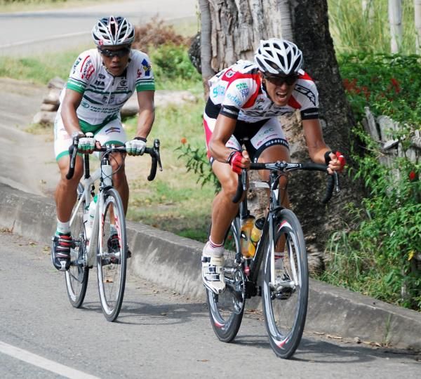 Iv&aacute;n Parra (GW Shimano) and Juan Pablo Villegas (GW Shimano)