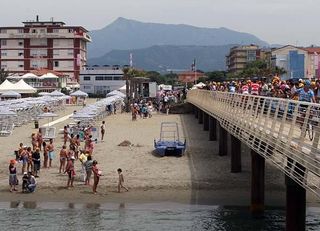 Stage 13 started Lido di Camaiore.