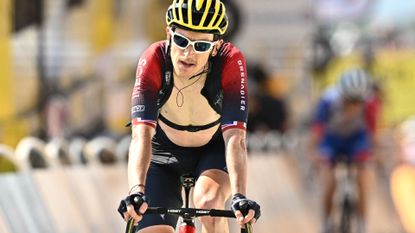 Geraint Thomas wearing one of the best heart rate monitors for cycling