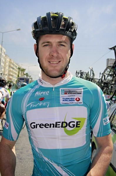 Overnight leader Matt Goss (GreenEdge) awaits the start of stage 3.