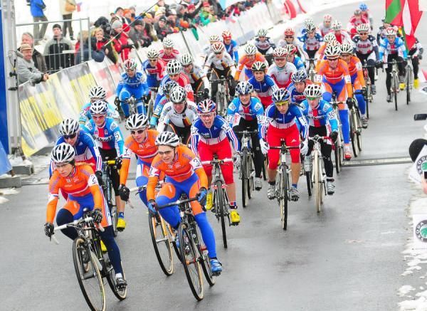 Daphny Van Den Brand (Netherlands) takes command at the first turn