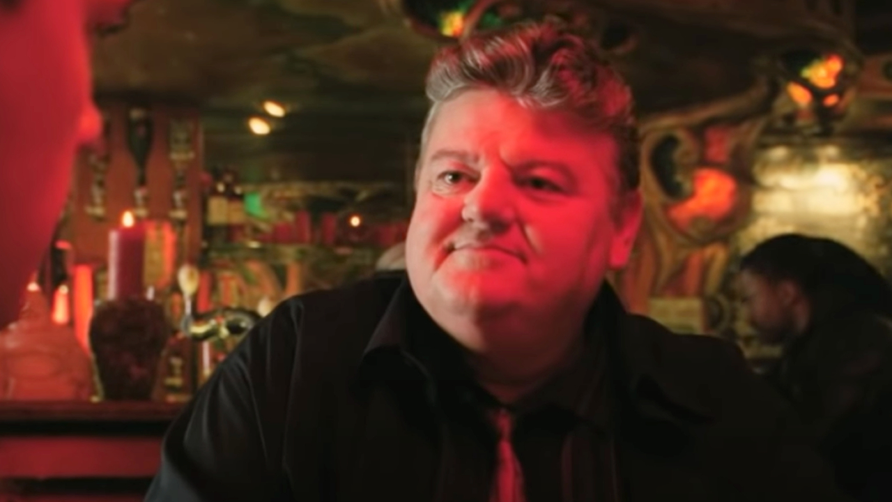 Robbie Coltrane in Ocean's Twleve