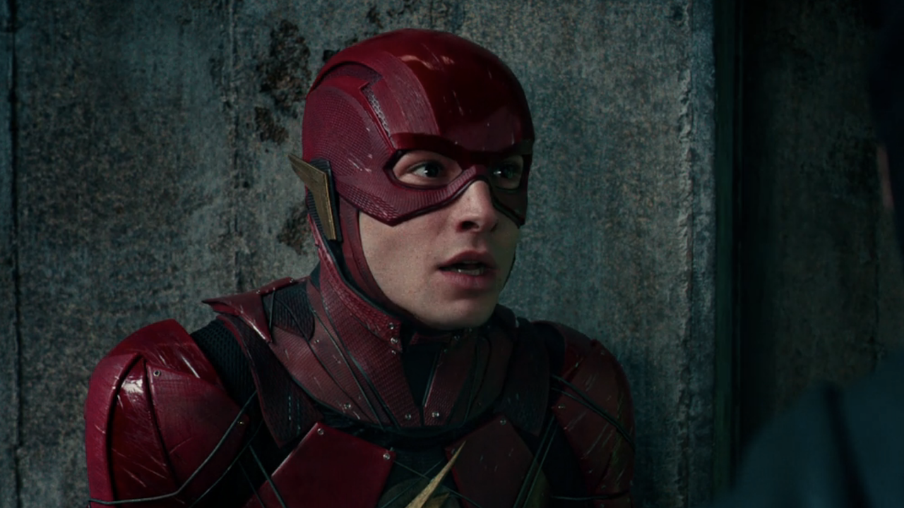 Ezra Miller como Flash en la Liga de la Justicia