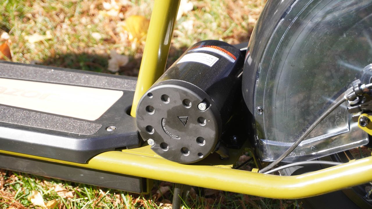 Razor EcoSmart Cargo outdoors