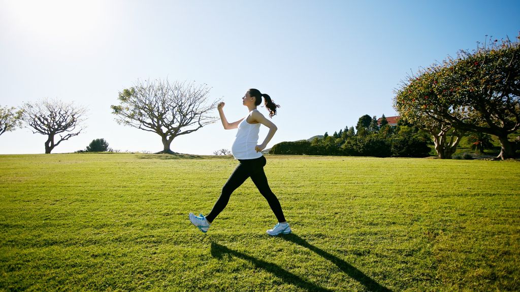 does-walking-bring-on-labor-live-science