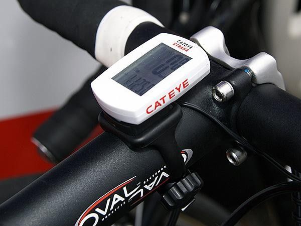 Cateye offers its sponsored teams custom colors for its computers.